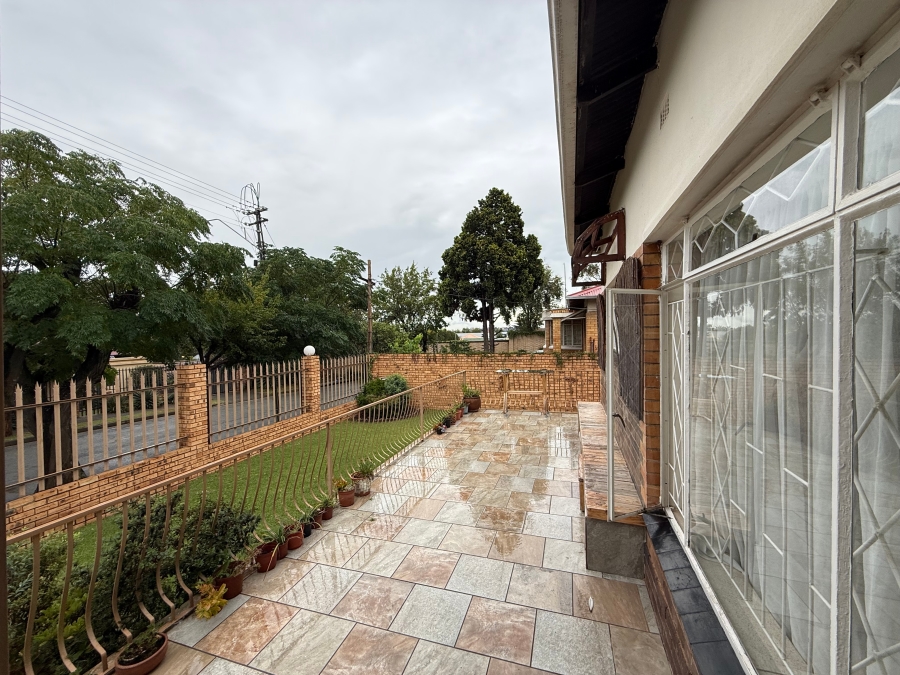 4 Bedroom Property for Sale in Rosettenville Gauteng