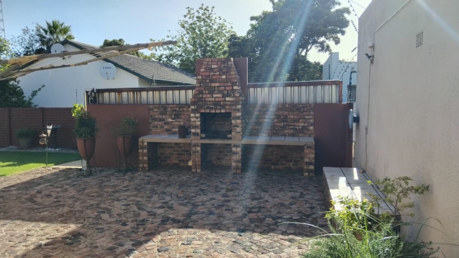 3 Bedroom Property for Sale in Vanderbijlpark SE 6 Gauteng