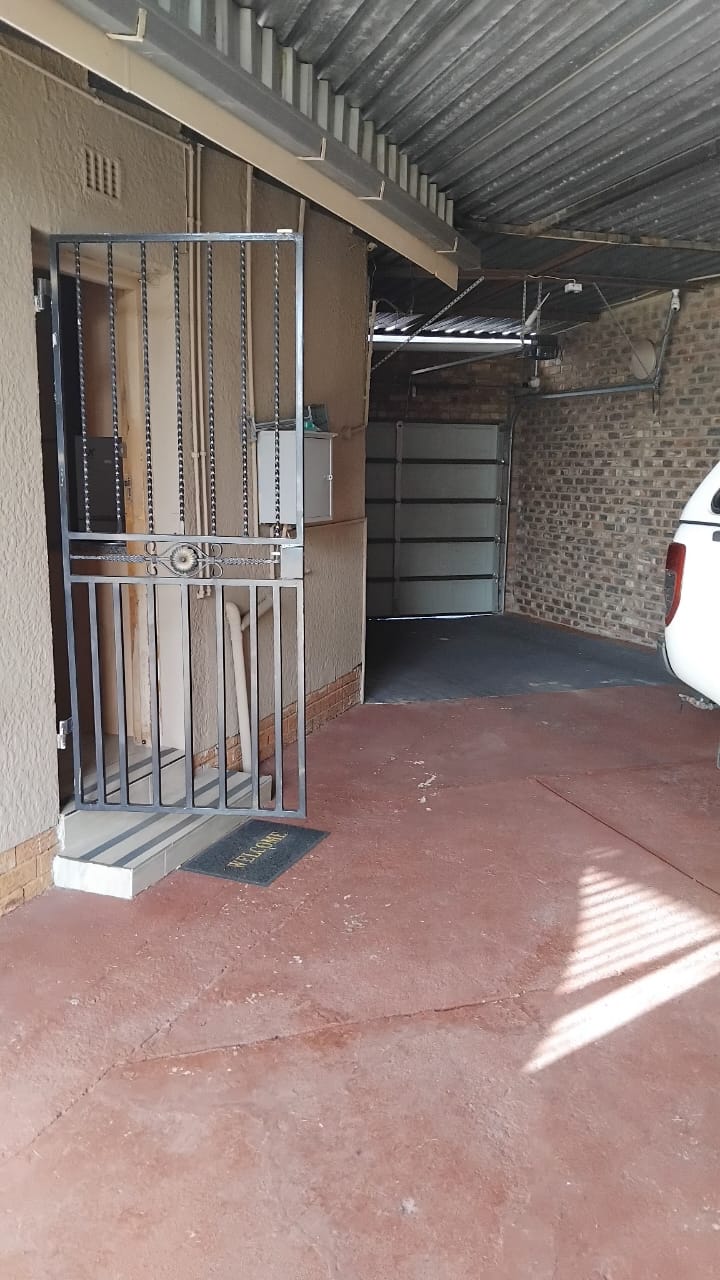 3 Bedroom Property for Sale in Vanderbijlpark SE 6 Gauteng