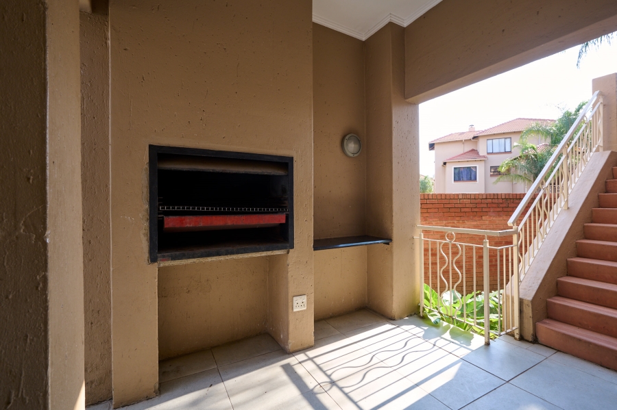 2 Bedroom Property for Sale in Sunninghill Gauteng