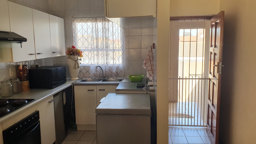 2 Bedroom Property for Sale in New Redruth Gauteng