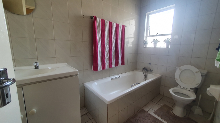 2 Bedroom Property for Sale in New Redruth Gauteng