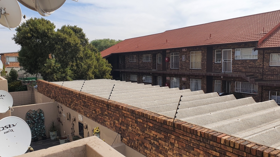 2 Bedroom Property for Sale in New Redruth Gauteng