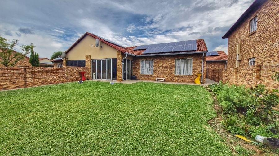 3 Bedroom Property for Sale in Theresa Park Gauteng