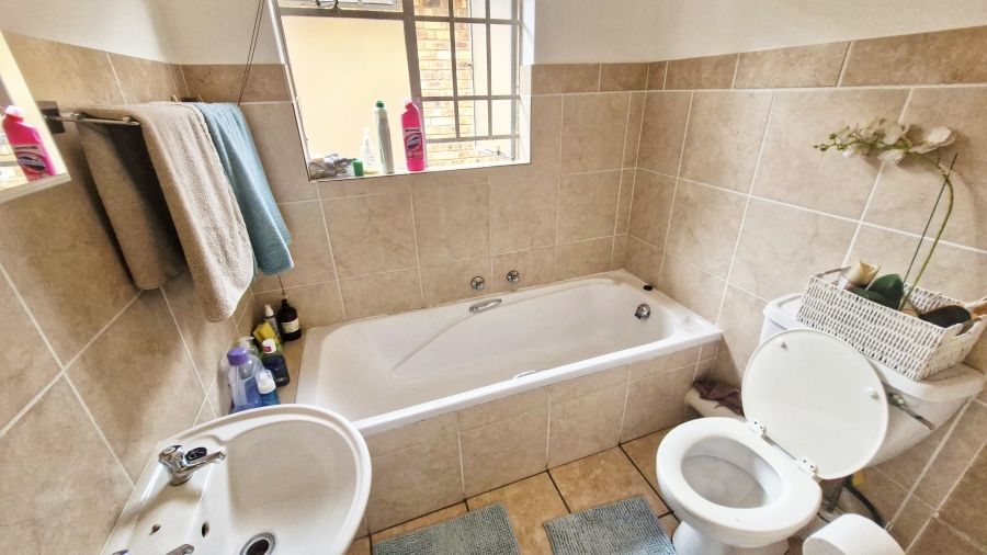 3 Bedroom Property for Sale in Theresa Park Gauteng