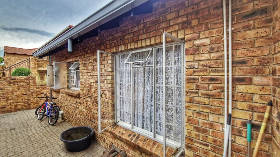 3 Bedroom Property for Sale in Theresa Park Gauteng