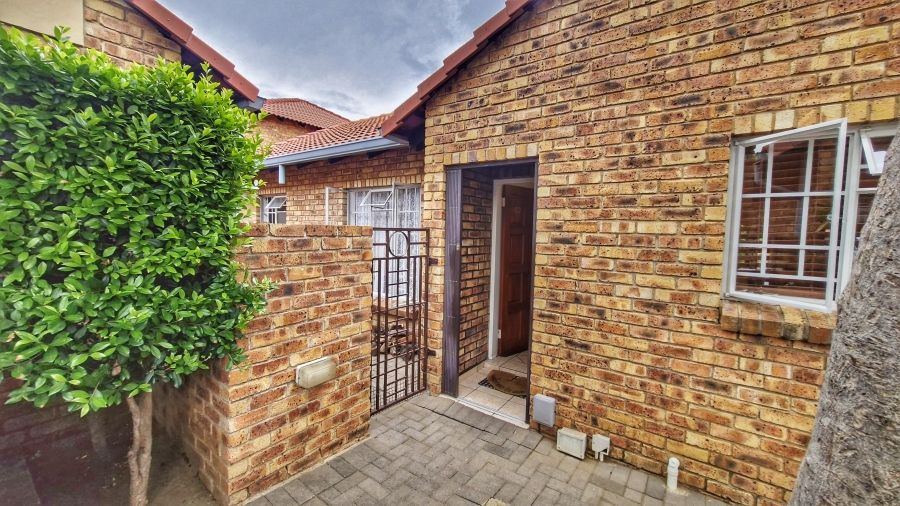 3 Bedroom Property for Sale in Theresa Park Gauteng