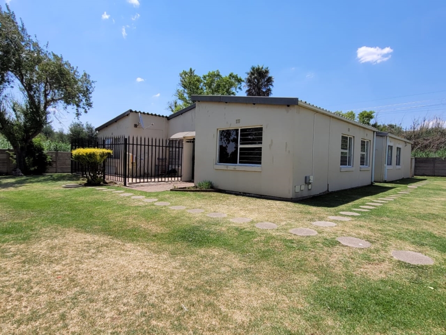 2 Bedroom Property for Sale in Florida Gauteng