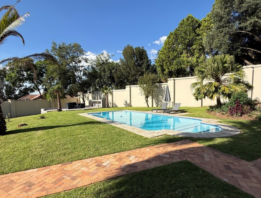 To Let 1 Bedroom Property for Rent in Bryanston Gauteng