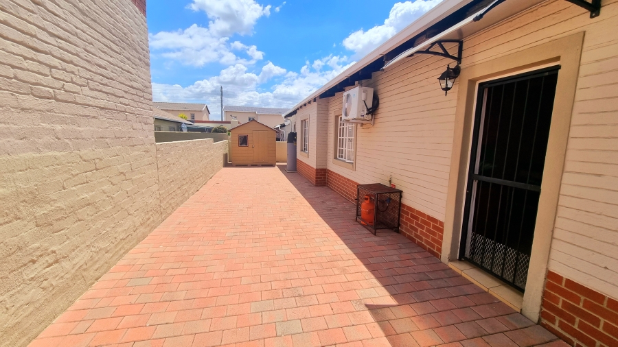 3 Bedroom Property for Sale in Noordwyk Gauteng