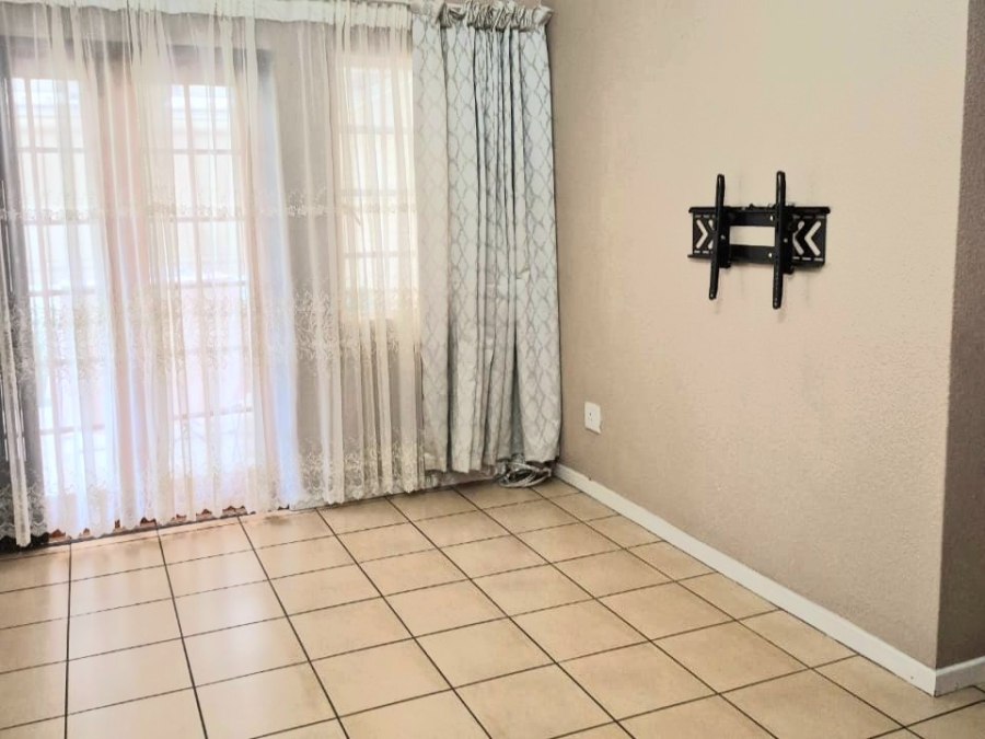 3 Bedroom Property for Sale in Noordwyk Gauteng