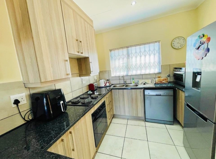 2 Bedroom Property for Sale in South Crest Gauteng