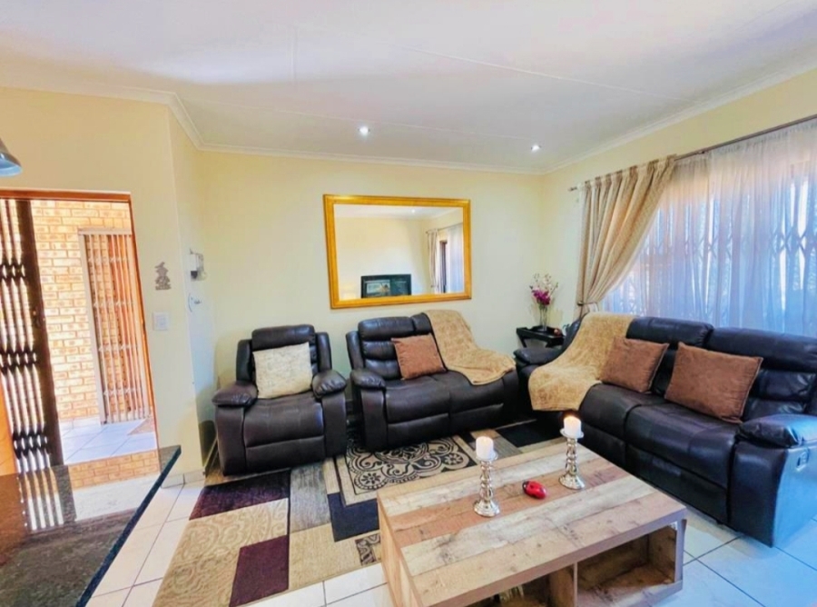 2 Bedroom Property for Sale in South Crest Gauteng