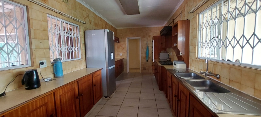 To Let 4 Bedroom Property for Rent in Verwoerdpark Gauteng