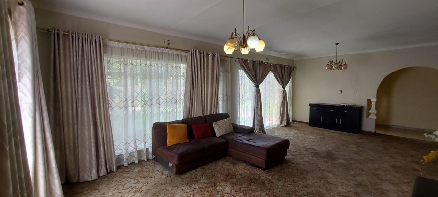 To Let 4 Bedroom Property for Rent in Verwoerdpark Gauteng