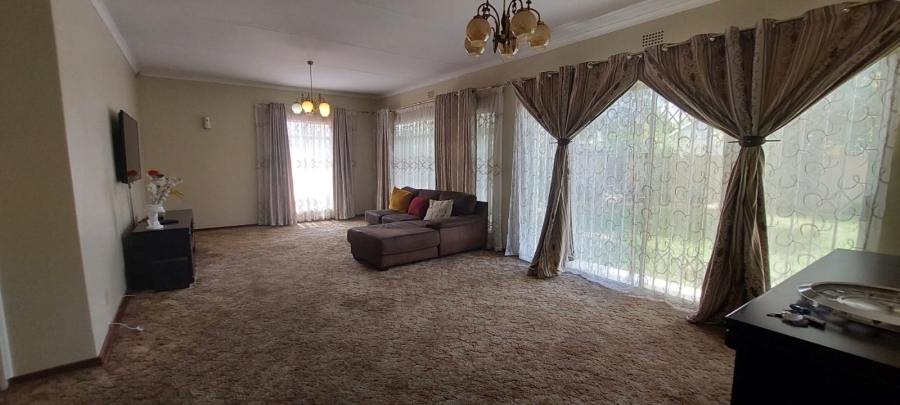 To Let 4 Bedroom Property for Rent in Verwoerdpark Gauteng