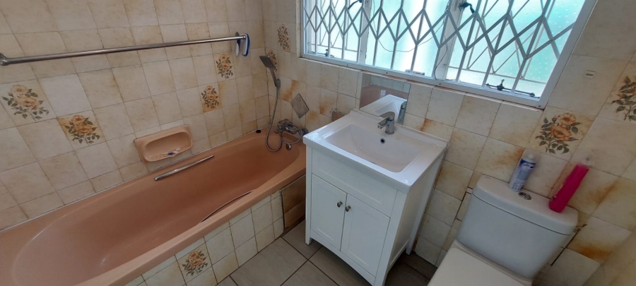 To Let 4 Bedroom Property for Rent in Verwoerdpark Gauteng