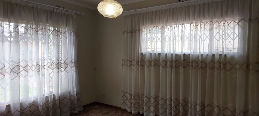 To Let 4 Bedroom Property for Rent in Verwoerdpark Gauteng