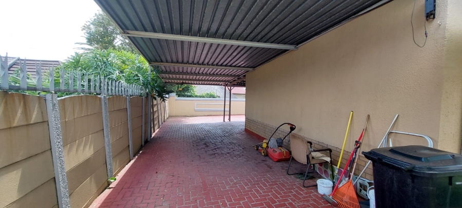 To Let 4 Bedroom Property for Rent in Verwoerdpark Gauteng