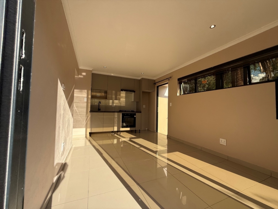 To Let 2 Bedroom Property for Rent in Bryanston Gauteng