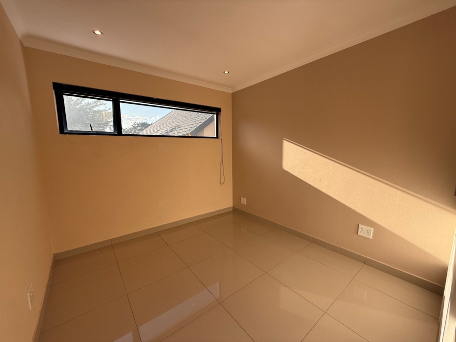 To Let 2 Bedroom Property for Rent in Bryanston Gauteng