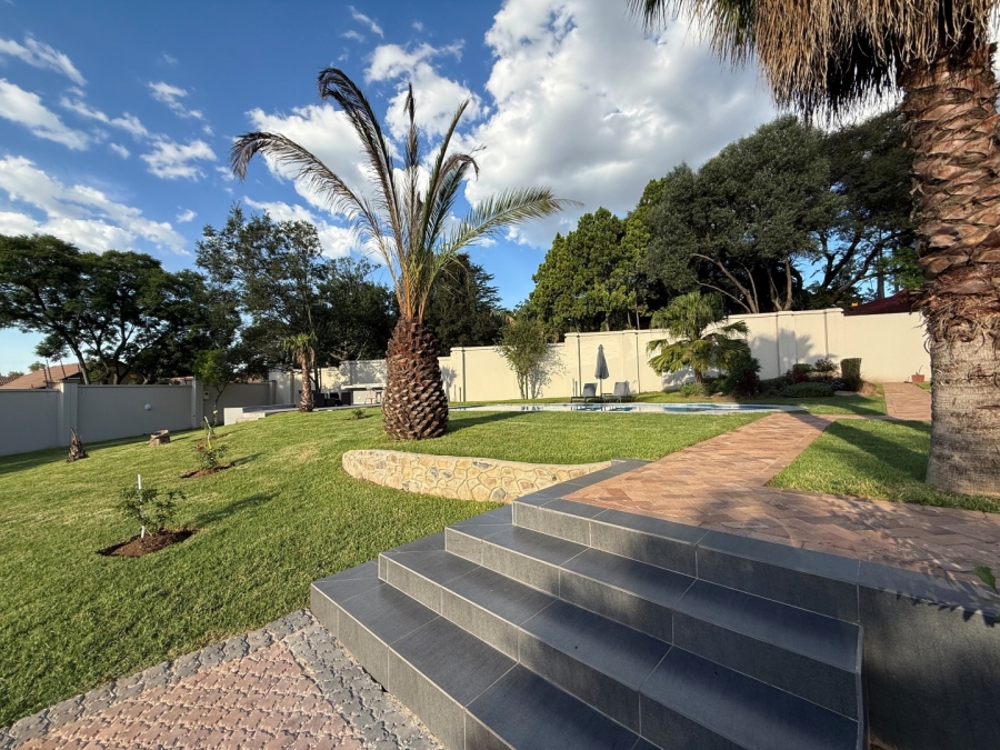 To Let 2 Bedroom Property for Rent in Bryanston Gauteng