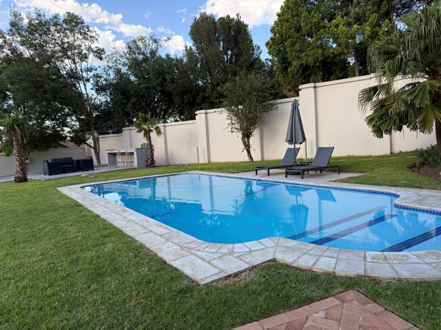 To Let 2 Bedroom Property for Rent in Bryanston Gauteng