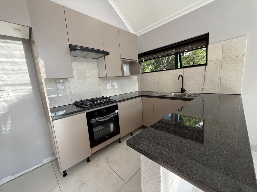 To Let 2 Bedroom Property for Rent in Bryanston Gauteng