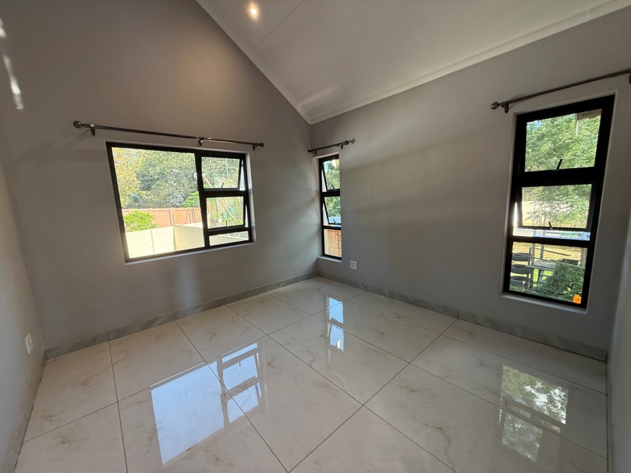 To Let 2 Bedroom Property for Rent in Bryanston Gauteng