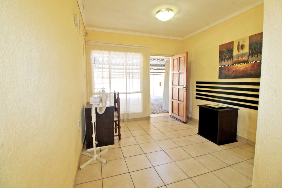 7 Bedroom Property for Sale in Ormonde Gauteng