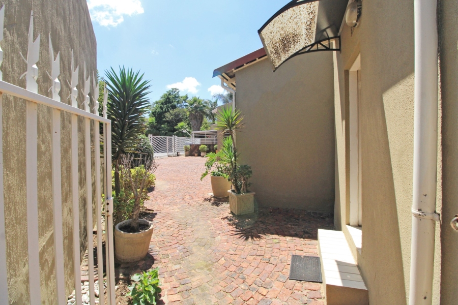 7 Bedroom Property for Sale in Ormonde Gauteng