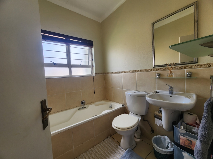 2 Bedroom Property for Sale in Lonehill Gauteng