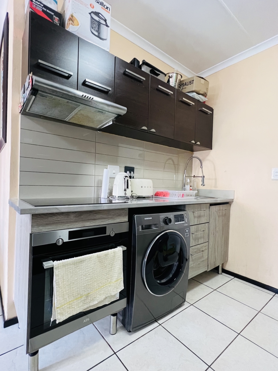 2 Bedroom Property for Sale in North Riding Gauteng