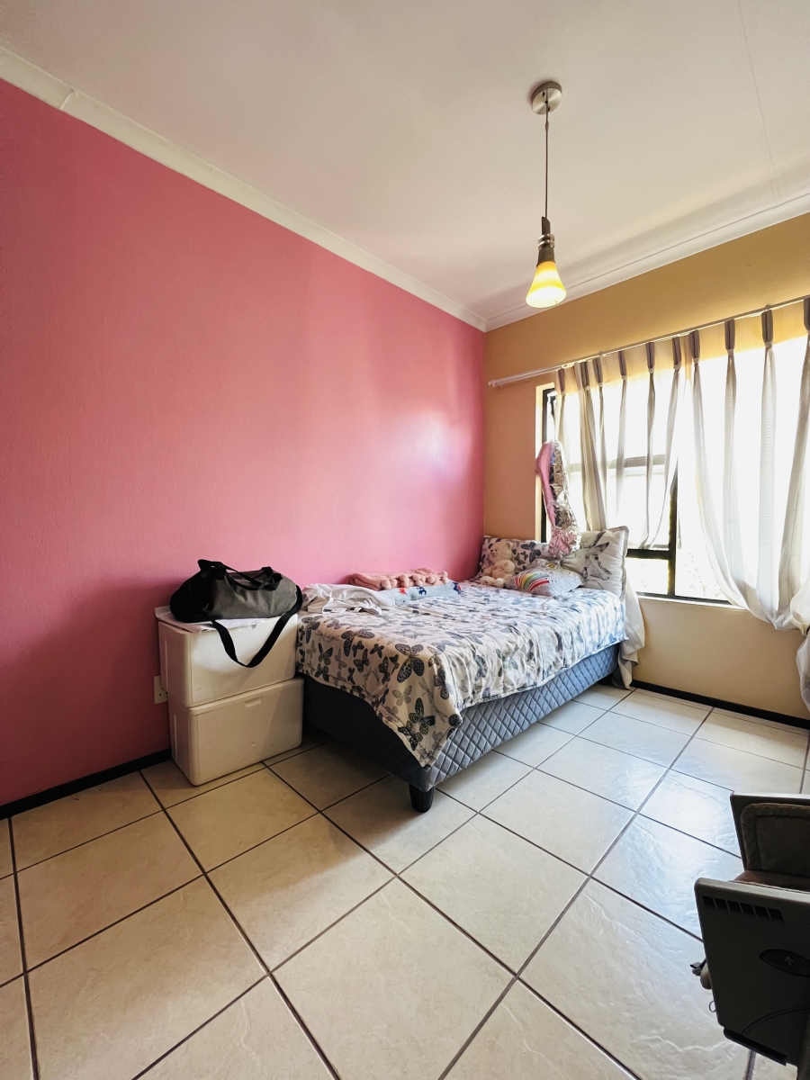 2 Bedroom Property for Sale in North Riding Gauteng