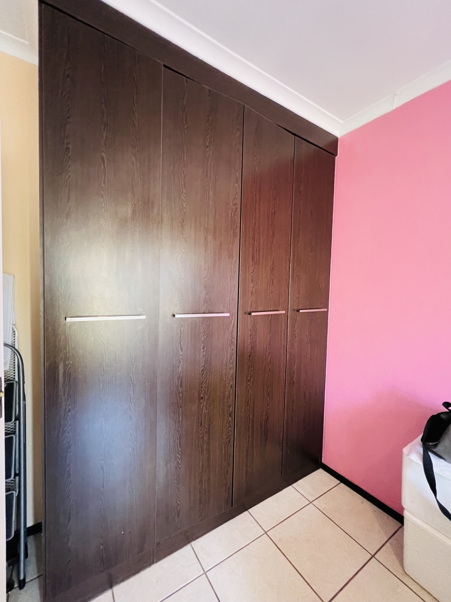 2 Bedroom Property for Sale in North Riding Gauteng