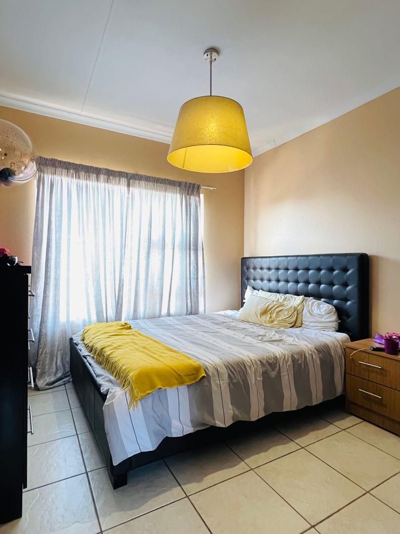 2 Bedroom Property for Sale in North Riding Gauteng