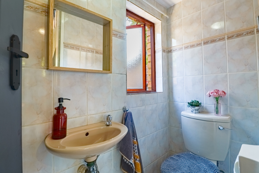 3 Bedroom Property for Sale in Silver Lakes Golf Estate Gauteng