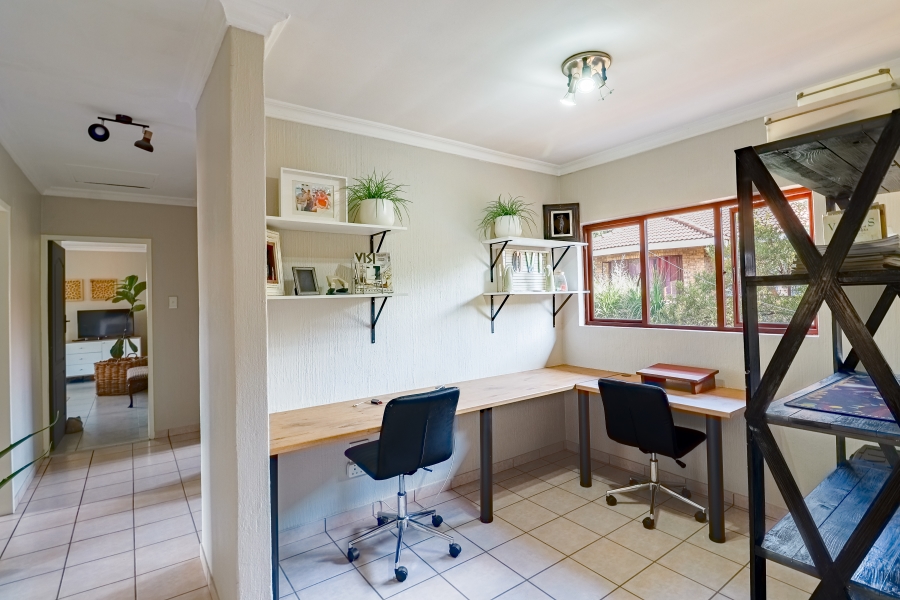 3 Bedroom Property for Sale in Silver Lakes Golf Estate Gauteng