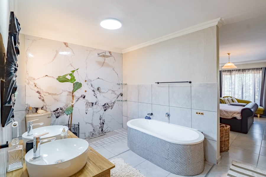 3 Bedroom Property for Sale in Silver Lakes Golf Estate Gauteng