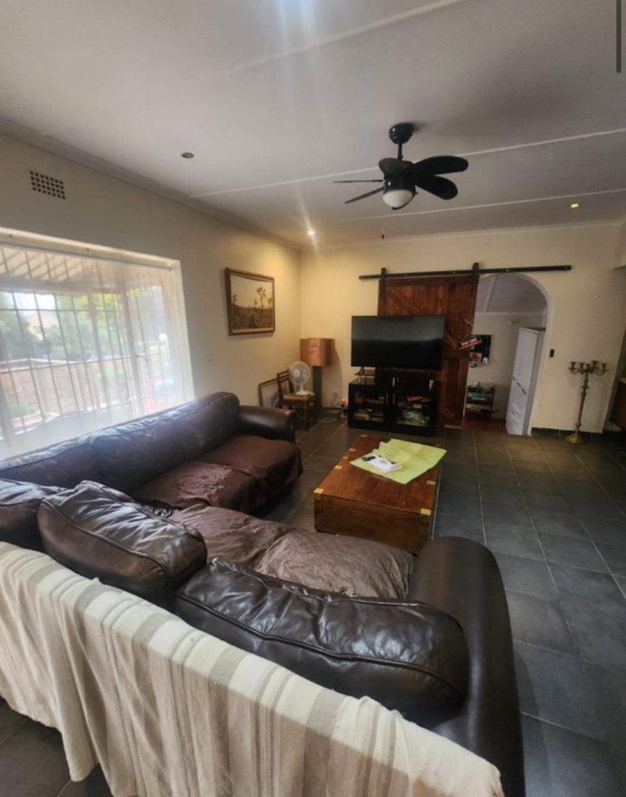 5 Bedroom Property for Sale in Verwoerdpark Gauteng