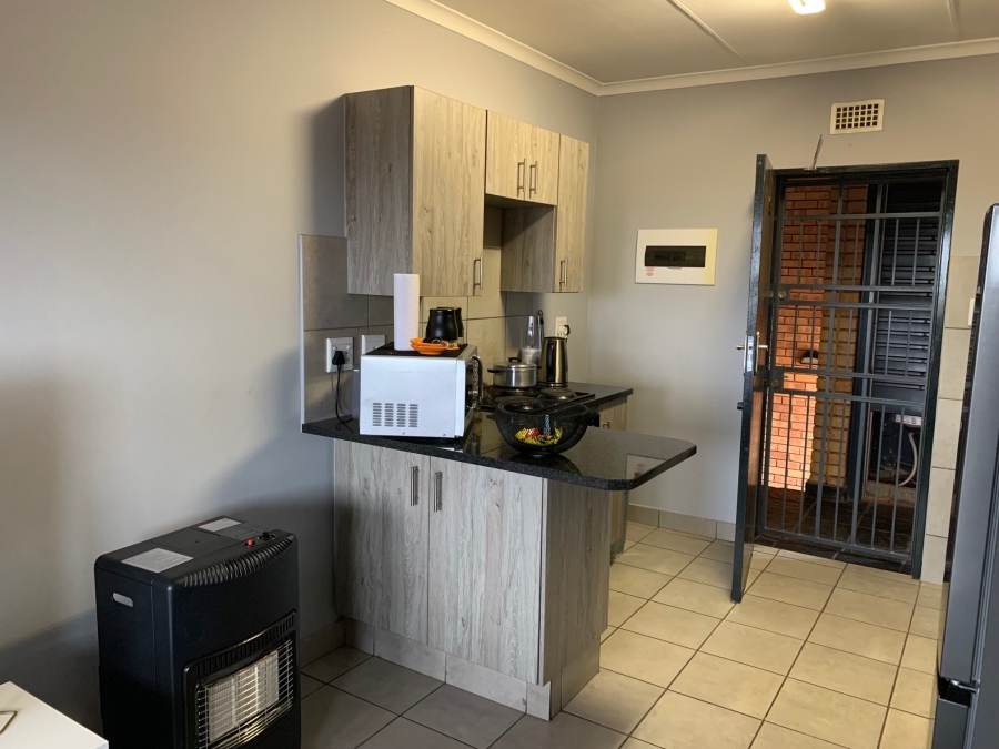 2 Bedroom Property for Sale in La Montagne Gauteng