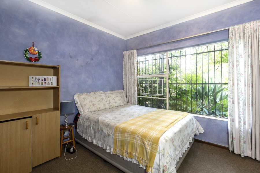 5 Bedroom Property for Sale in Faerie Glen Gauteng