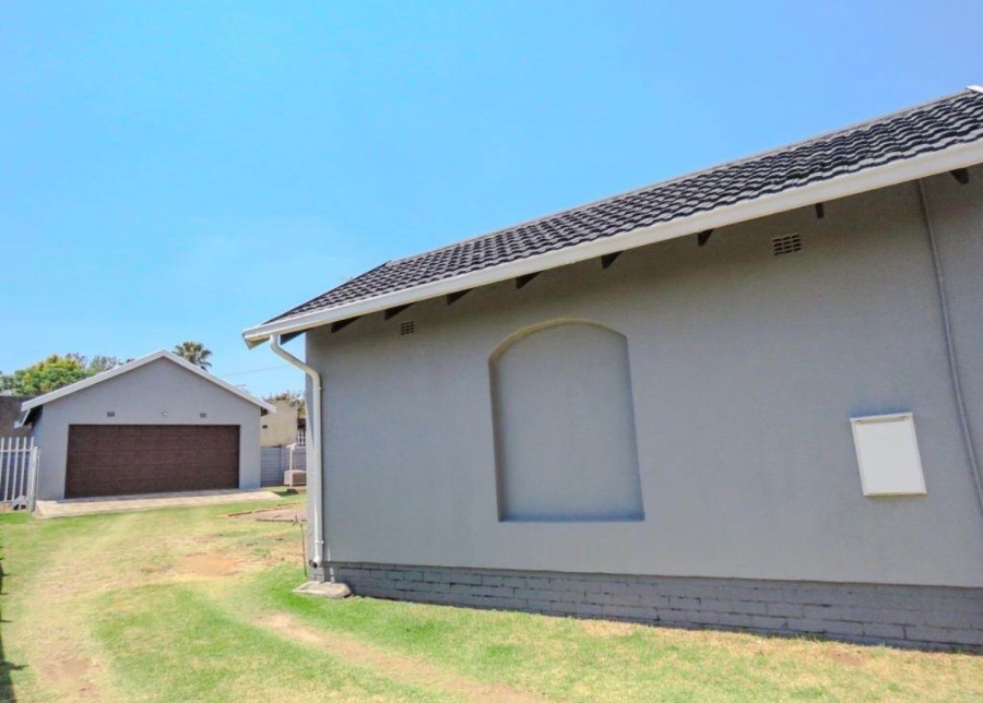 3 Bedroom Property for Sale in Verwoerdpark Gauteng