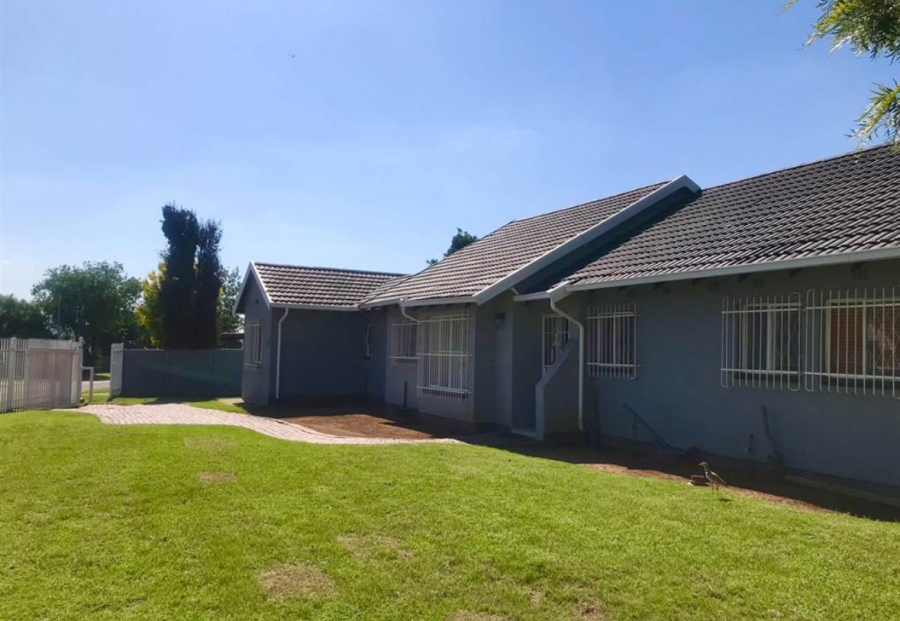 3 Bedroom Property for Sale in Verwoerdpark Gauteng