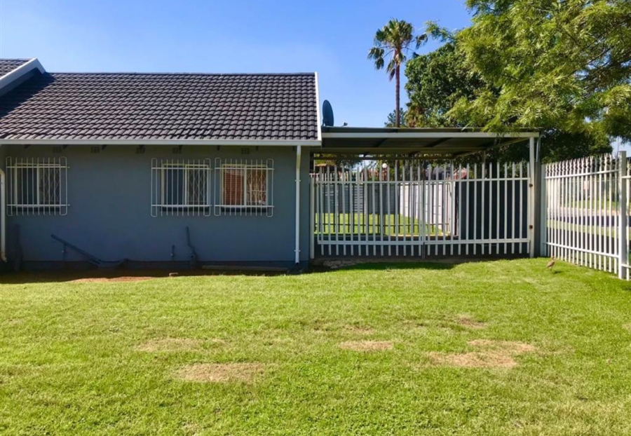 3 Bedroom Property for Sale in Verwoerdpark Gauteng