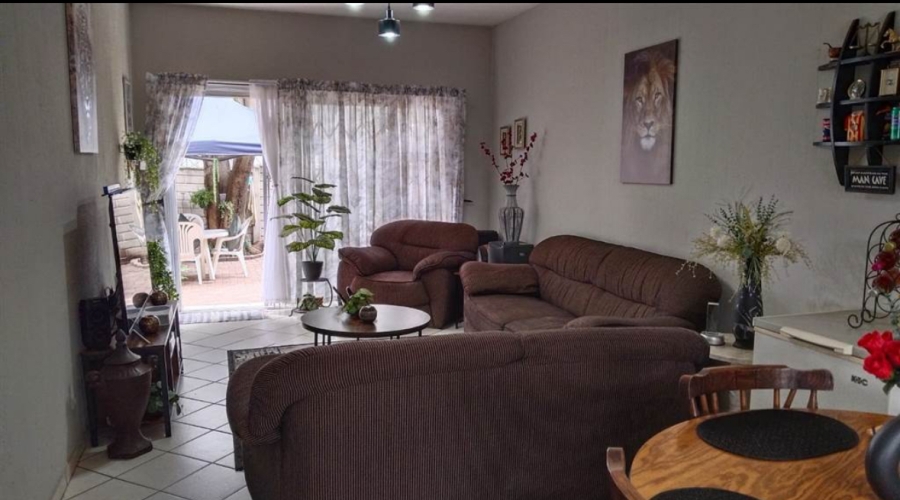 2 Bedroom Property for Sale in Verwoerdpark Gauteng