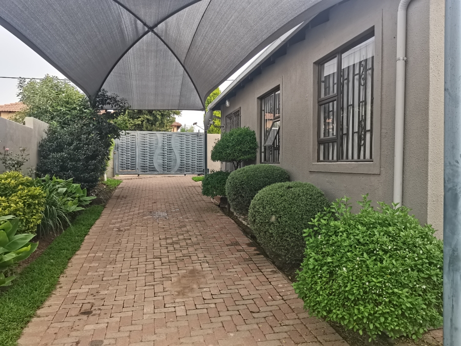 3 Bedroom Property for Sale in Cosmo City Gauteng