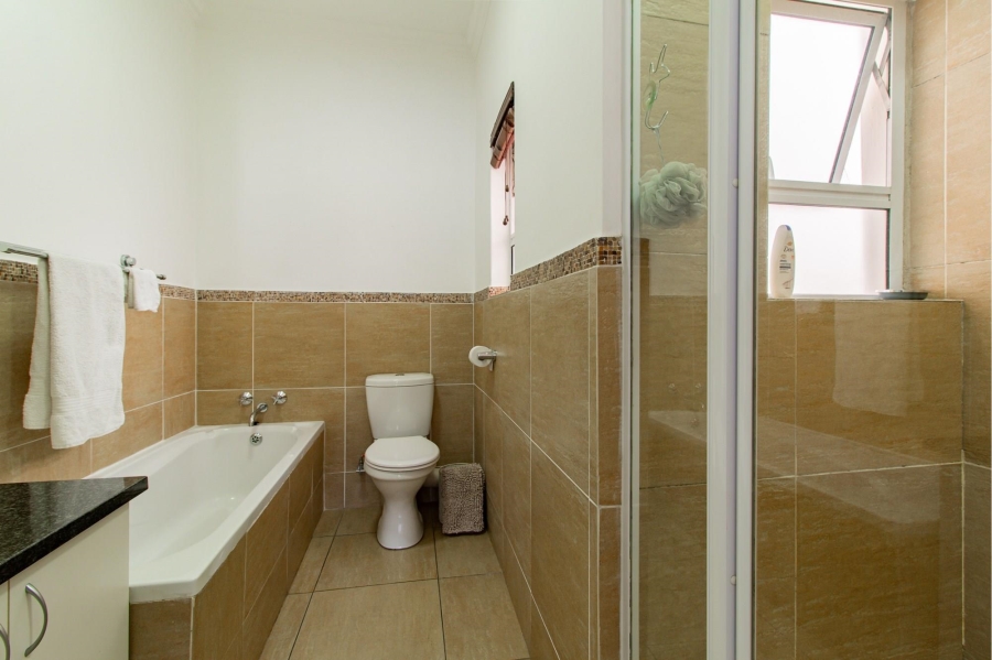 3 Bedroom Property for Sale in Greenstone Hill Gauteng
