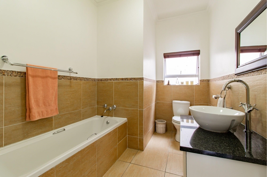 3 Bedroom Property for Sale in Greenstone Hill Gauteng