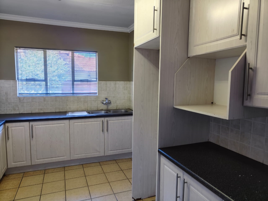 To Let 3 Bedroom Property for Rent in Three Rivers Gauteng